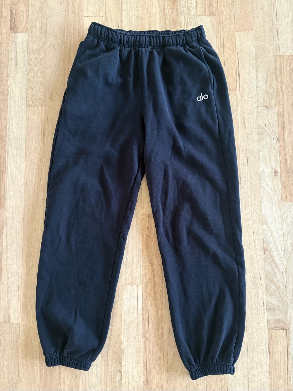 Alo Yoga Black Accolade Set - Picture 10 of 15